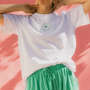 The Lullaby Club Essentials Tee Maternity Oversized Tshirt Seashell Breastfeedin